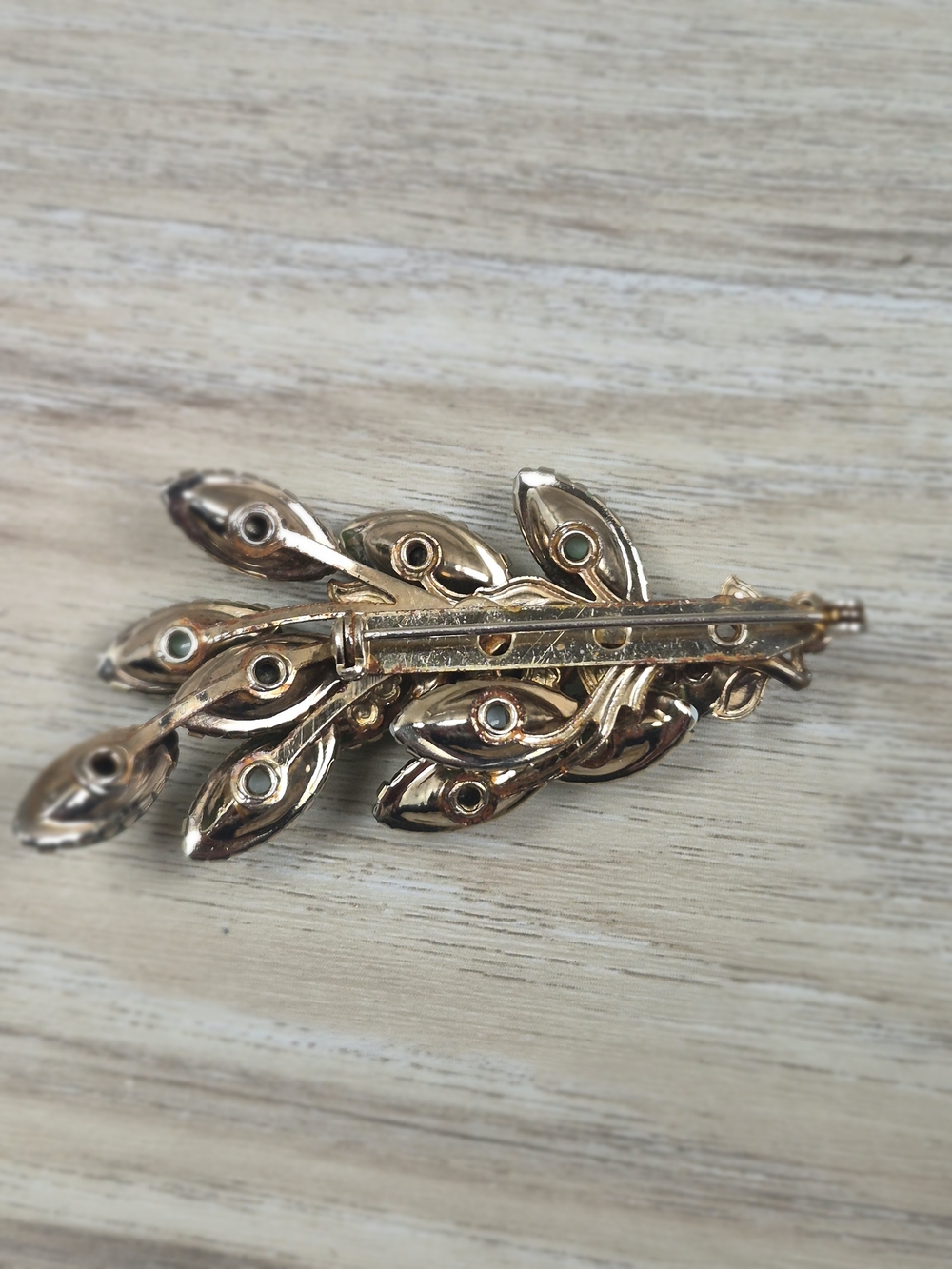 Vintage 1950s Green Striped Glass Navette Brooch Pin Aurora Borealis Juliana St - Picture 2 of 3
